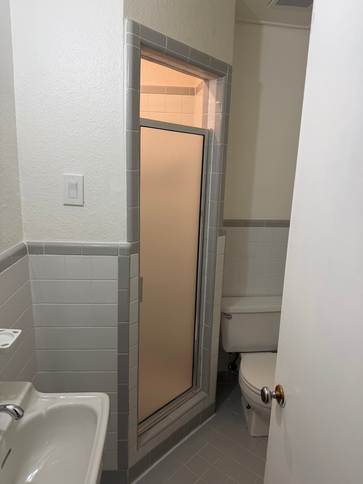 Building Photo - 4151 Hawthorne Ave