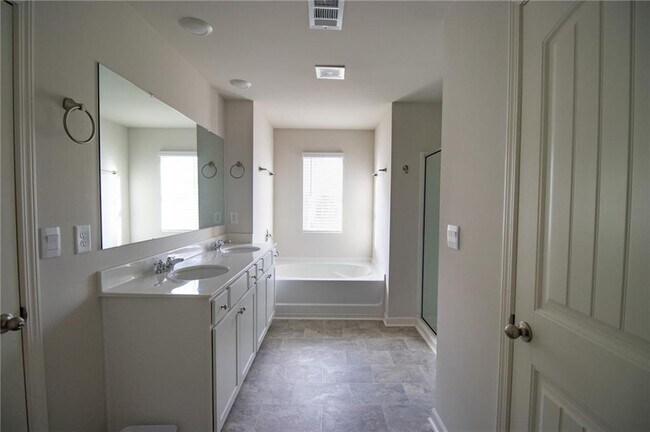 Building Photo - 69 Fonthill Cv