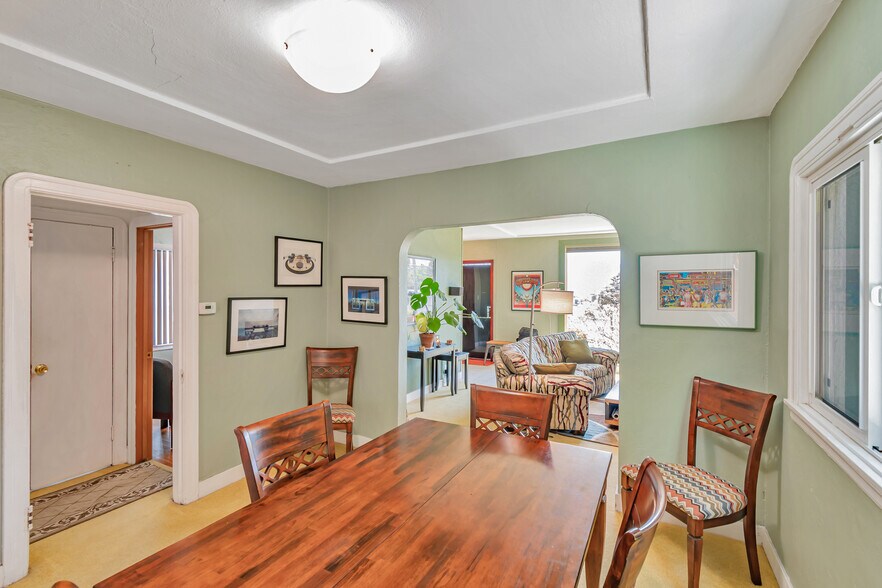 Building Photo - 3316 Birdsall Ave