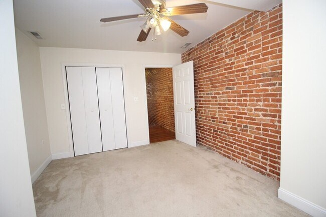 Building Photo - 1819 Jackson St