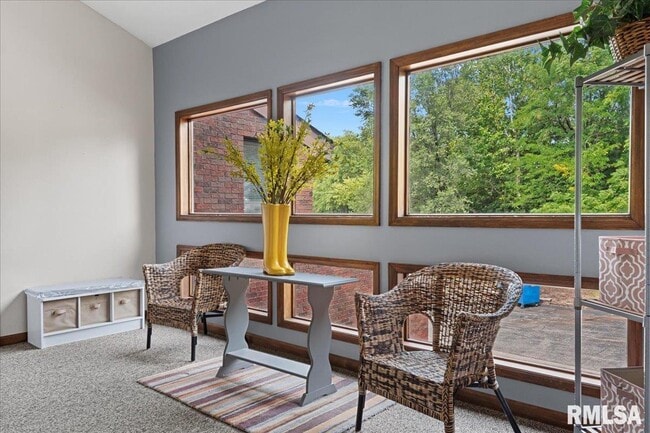 Building Photo - 2008 Jeanette Ln