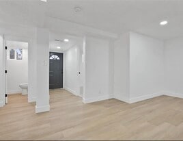 Building Photo - 6369 S Senoma Dr