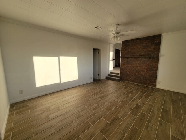 Building Photo - 210 N 700 E