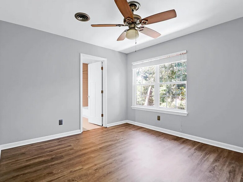 Building Photo - 1120 Monaco Dr