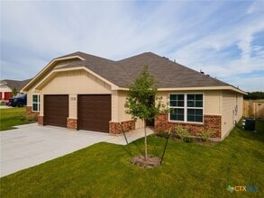 Building Photo - 1218 LEXINGTON Dr