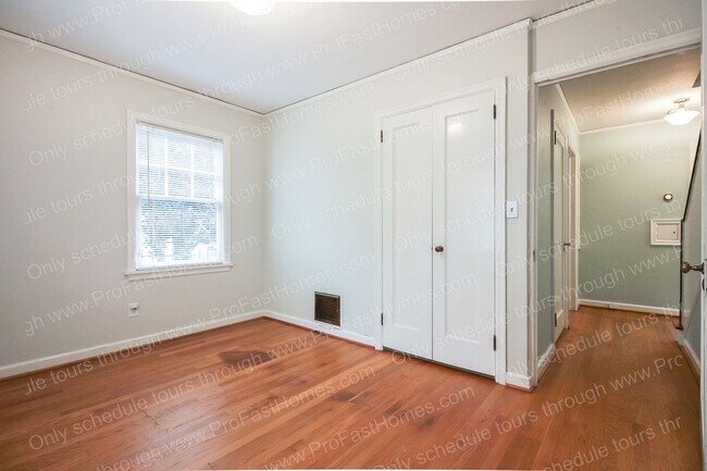 Building Photo - 930 SE 53rd Ave