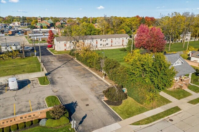 Building Photo - 18415 Sharon Ln