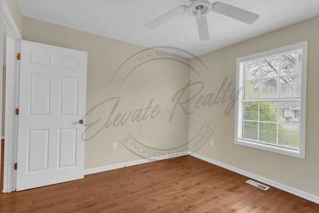 Building Photo - Two Bedroom Ranch in Columbia - 1/2 Off First Months Rent!