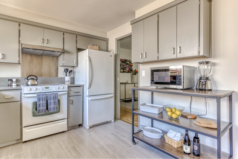 Building Photo - 9037 SW Monterey Pl