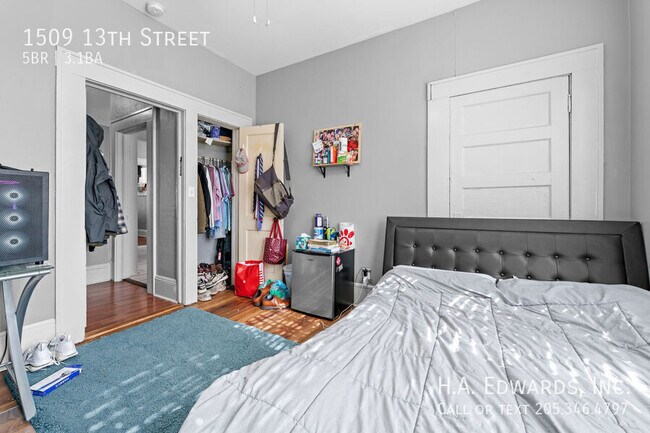 Building Photo - 1509 13th St