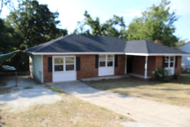 Building Photo - 3 Bedroom 2 Bath W/ Bonus Room In Augusta!
