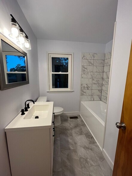 Building Photo - 4121 Foxglove Rd