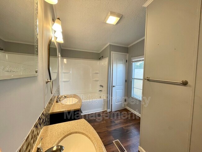 Building Photo - 6433 Slabtown Rd