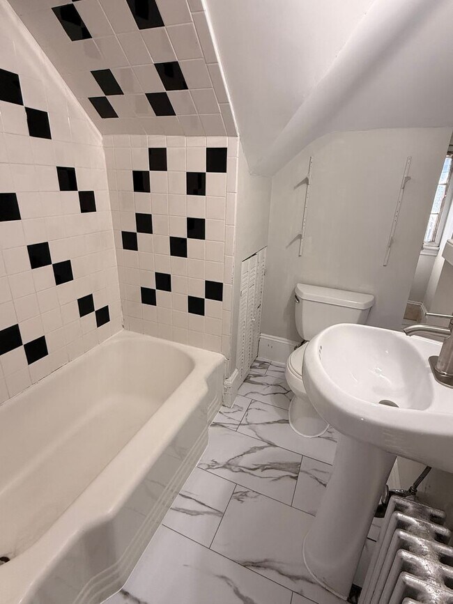 Building Photo - 8 Quint Ave