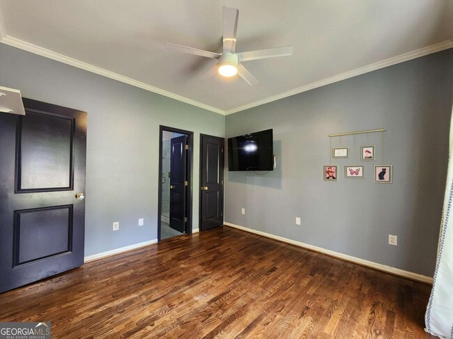 Building Photo - 2077 Wilshire Dr SW