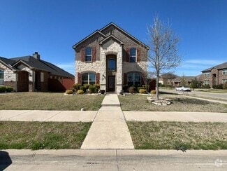 Building Photo - 3000 Buckthorn St