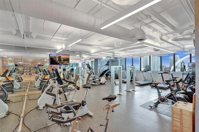 Building Photo - 900 Biscayne Blvd