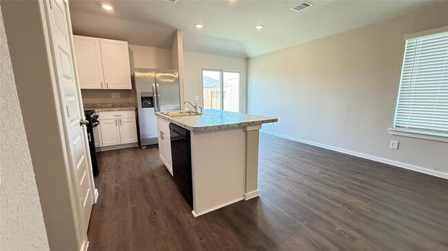 Building Photo - 21703 Meadow Ct