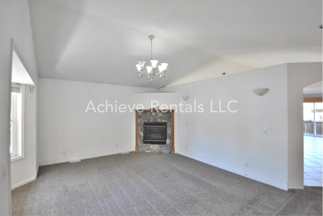Building Photo - 170 S 460 E