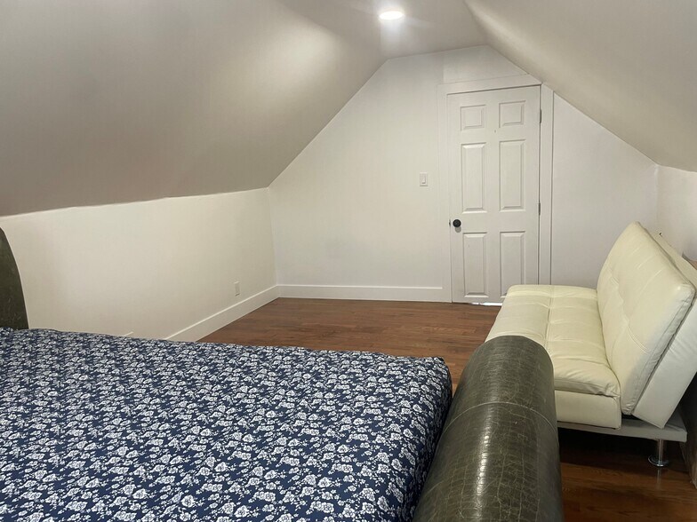 Bedroom3 - Attic - 11 Raymond Pl