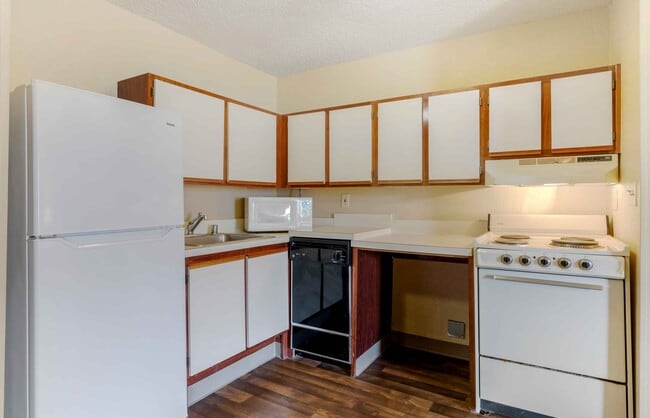 Building Photo - Furnished Studio-Dallas - Las Colinas - Meadow Creek Dr.