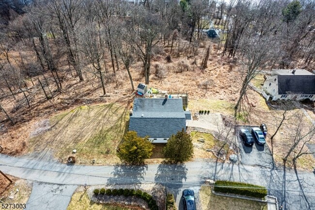 Building Photo - 110 Hillcrest Dr