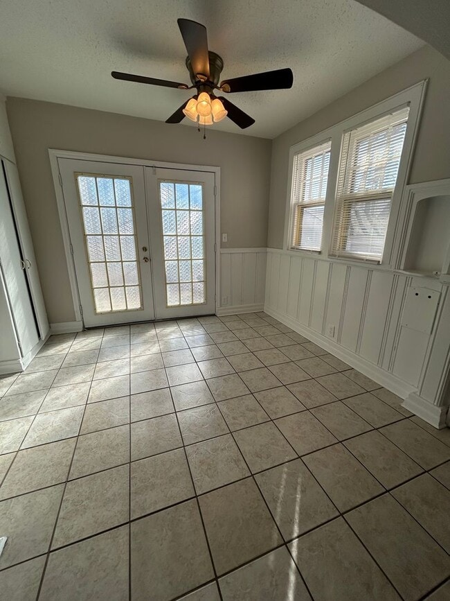 Building Photo - Spacious 4 Bed, 2 Bath Home in Prime Rockhill/Plaza Area Location