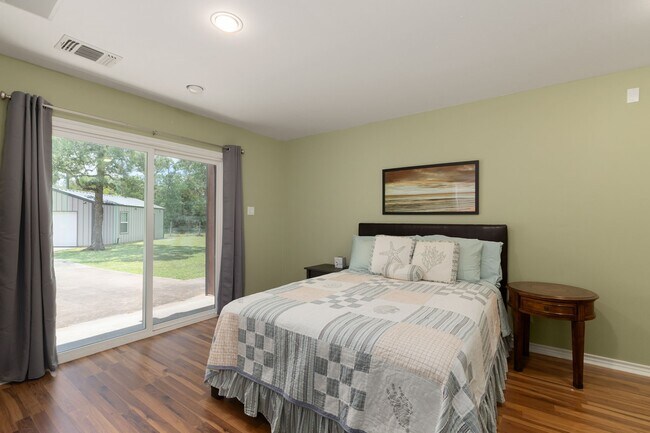 Building Photo - 1072 Papenberg Rd