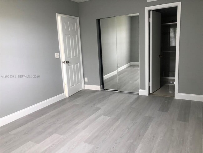 Building Photo - 8761 Wiles Rd