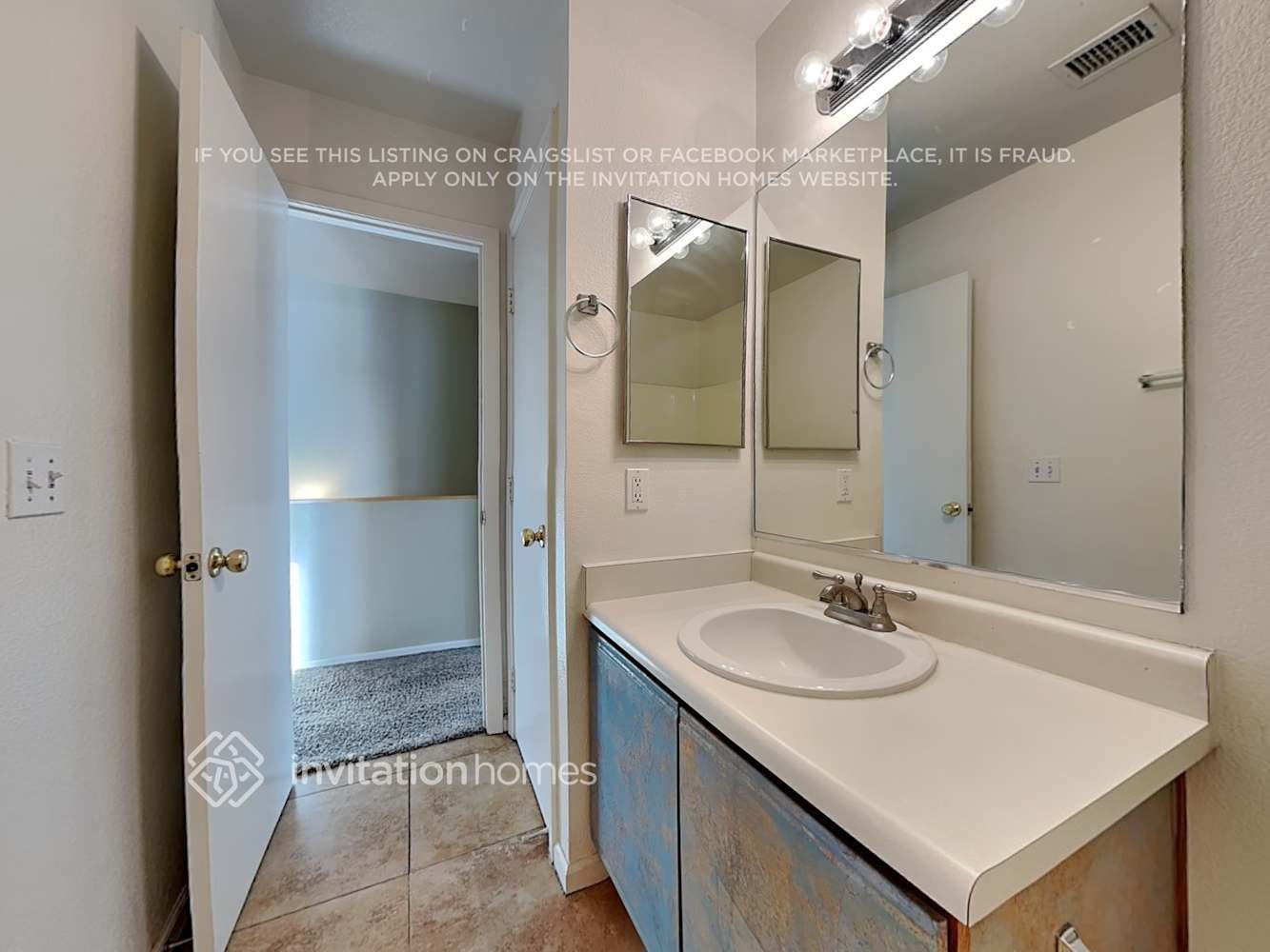 Building Photo - 1533 S Halsted Dr