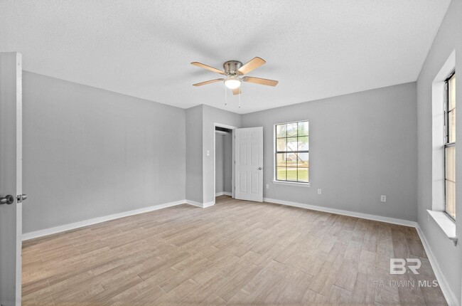 Building Photo - 18618 Twin Beech Rd S