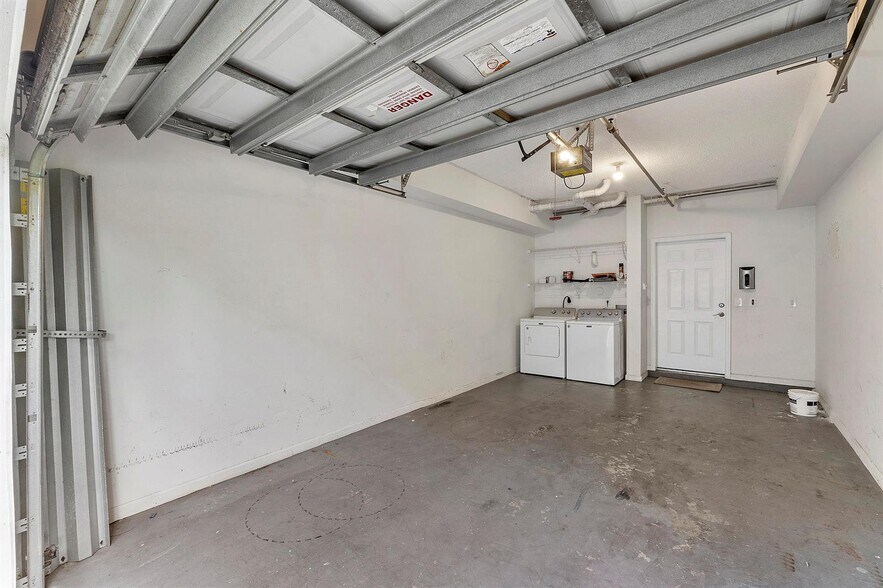 Building Photo - 5980 W Sample Rd