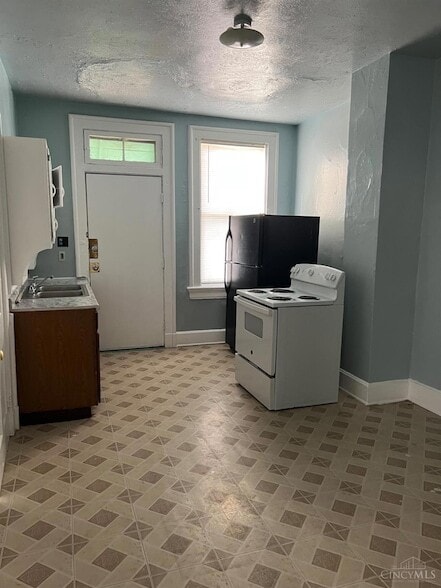 Building Photo - 3609 Dawson Ave