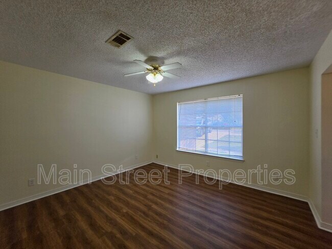 Building Photo - 6942 Falcon Dr
