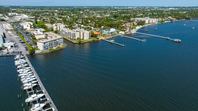 Building Photo - 300 Waterway Dr S