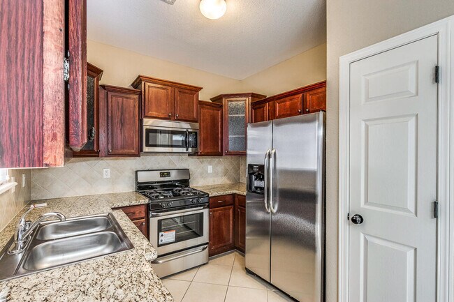 Building Photo - 3172 Hidden Valley Dr