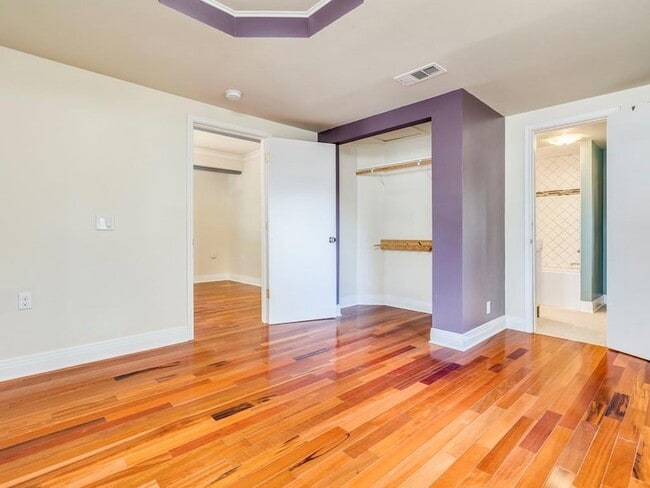 Building Photo - 2314 Santa Rosa St