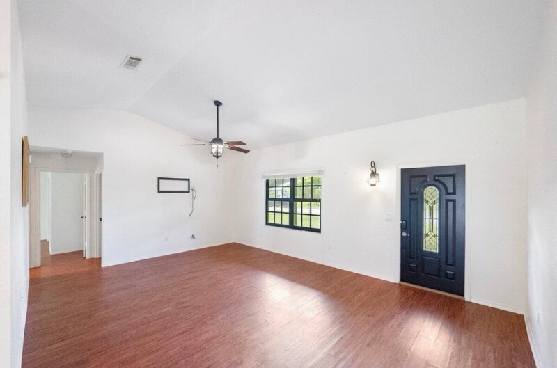 Building Photo - 5426 NW Clark Ave