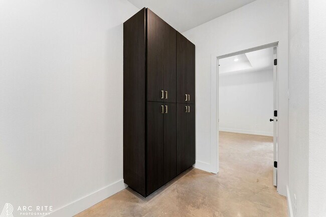 Building Photo - Pre-Leasing Fall of 2026!! Luxury Homes!!