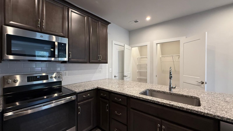 Building Photo - 628 Noush Ct