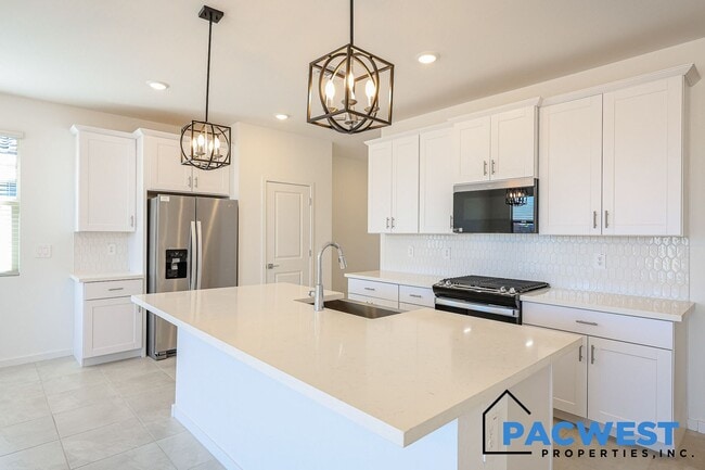 Building Photo - Your new home for lease!