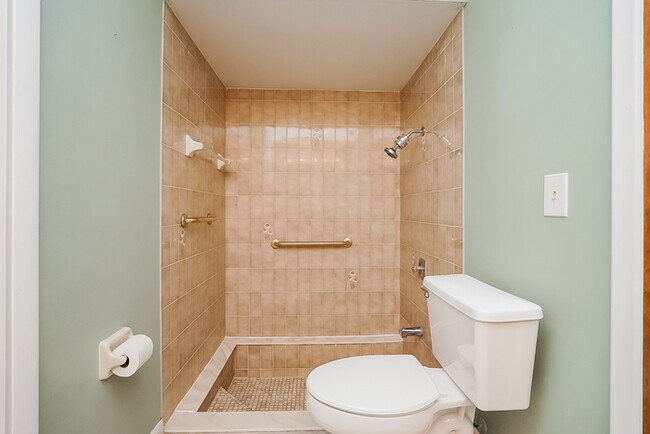 Building Photo - Spacious 3-Bedroom Home with Pool