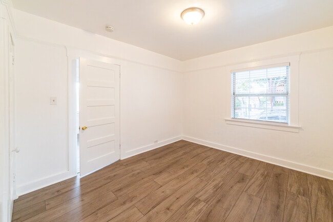 Building Photo - 1620 Kearney St