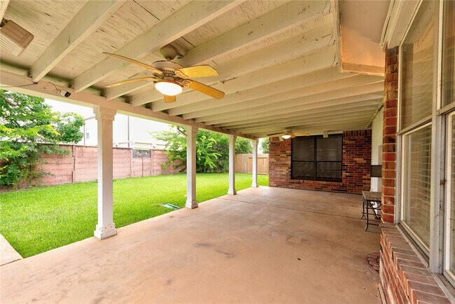 Building Photo - 2306 Millerton Ln
