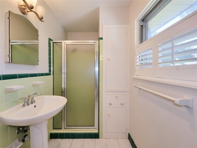 Building Photo - 4602 Redstart St