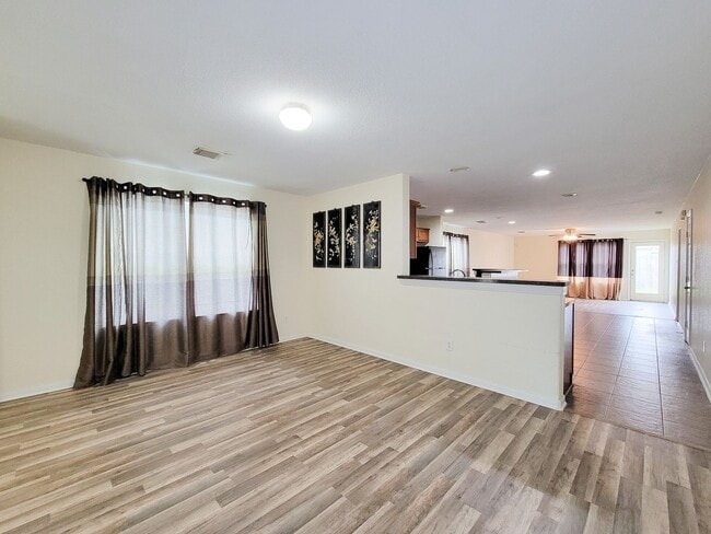 Building Photo - This is a cute 1 story 3 bedroom 2 bath of...