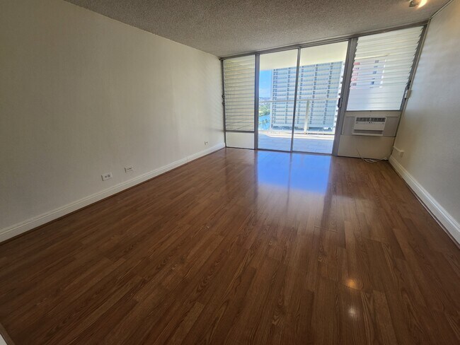 Building Photo - 445 Seaside Ave