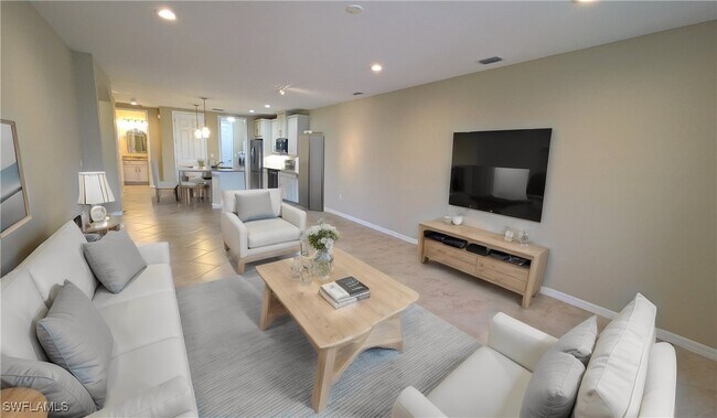 Building Photo - 14822 Edgewater Cir