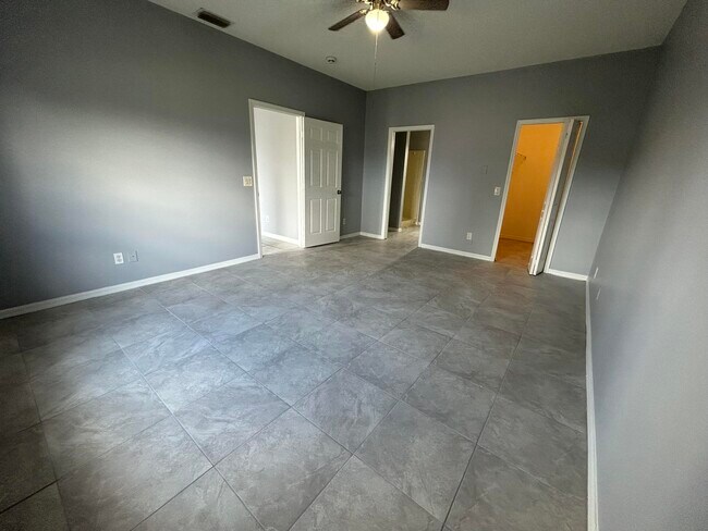 Building Photo - 974 SE Albatross Ave