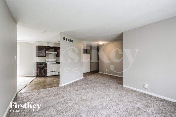 Building Photo - 4810 N Kenmore Rd